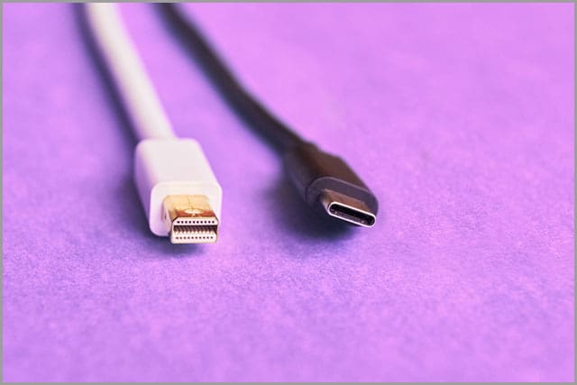 USB c to DisplayPort Cable USB c to DisplayPort Cable